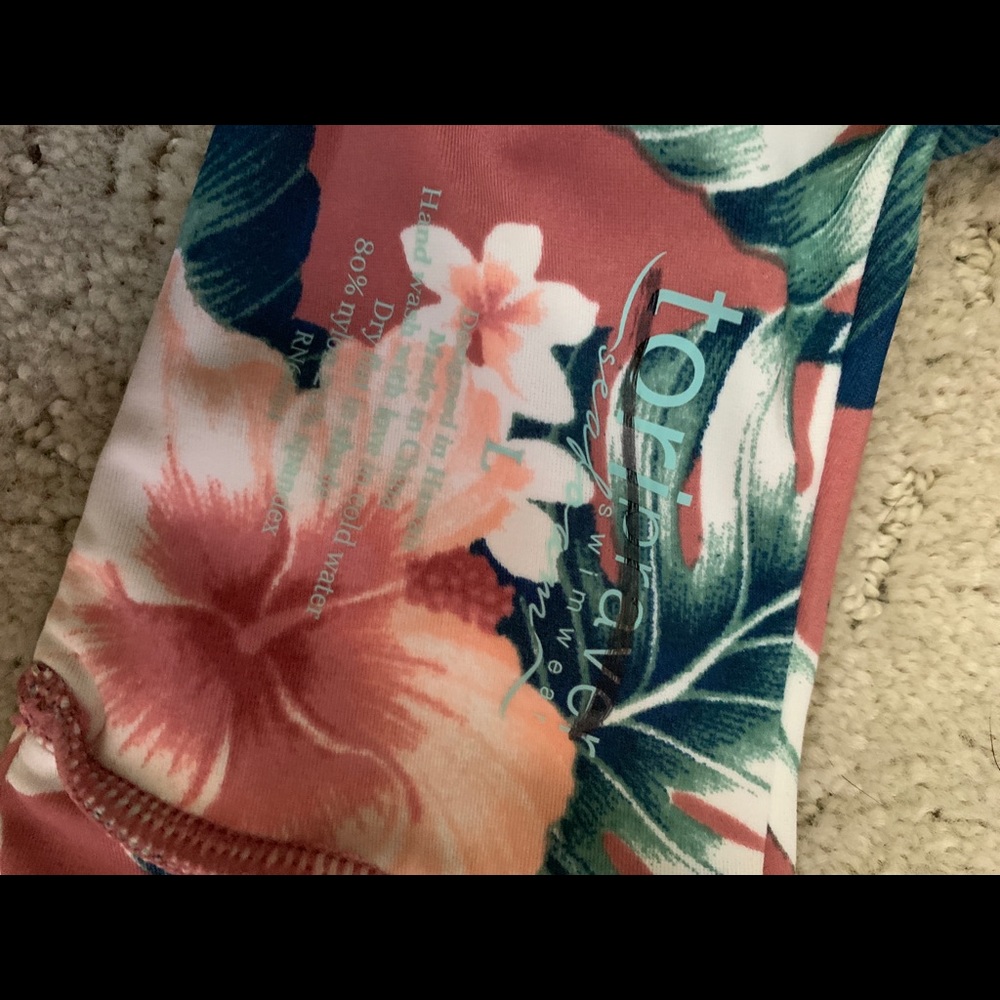 Swim suit - Picture 3 of 3